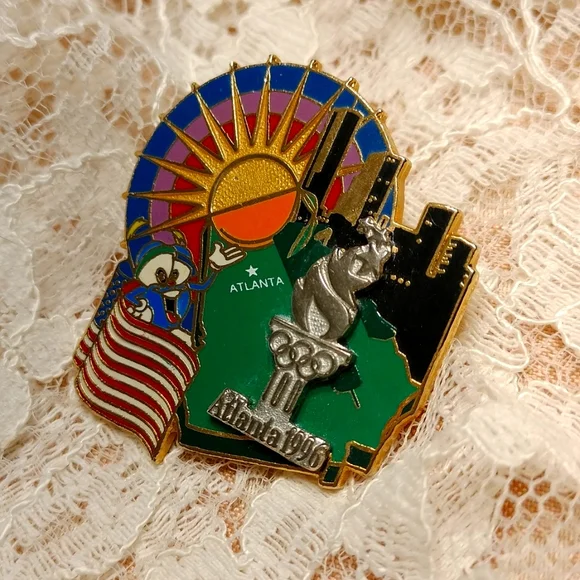 ⚜️ Atlanta 1996 Olympics Pin - Picture 2 of 4